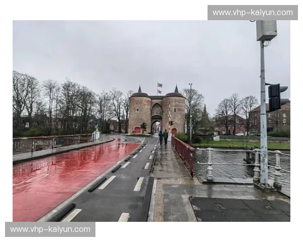 弗兰德斯的硝烟与荣耀:当根特遇见布鲁日,不仅仅是90分钟的绿茵围猎